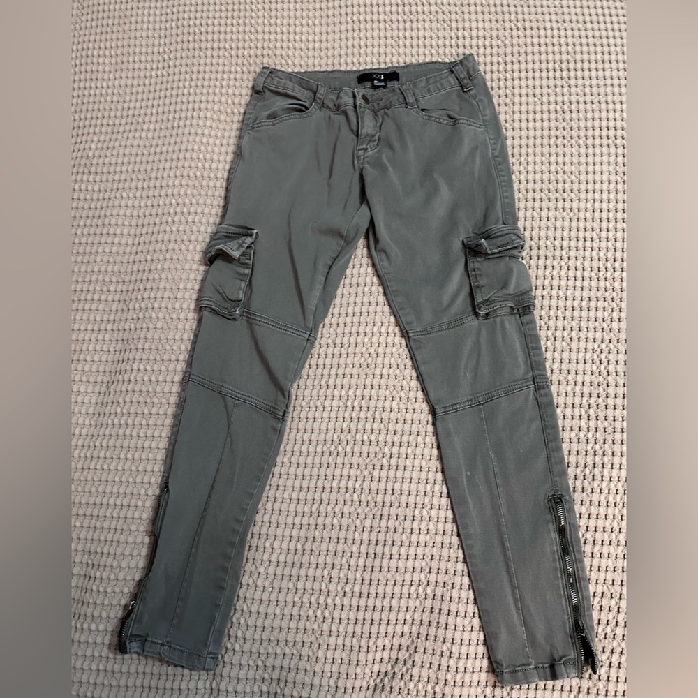 Forever 21 Olive/Gray Green Cargo skinny Pants 26 zippers